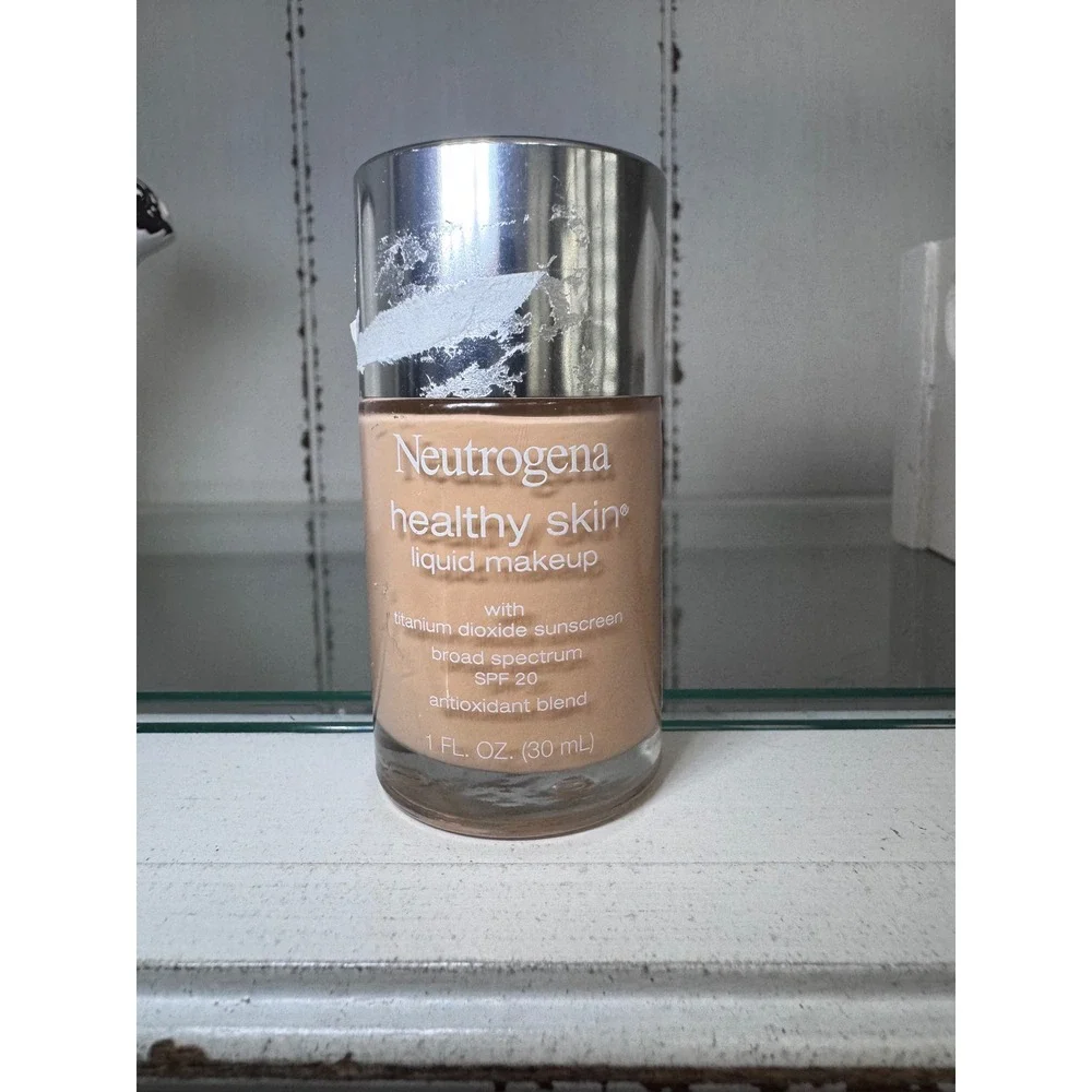 Neutrogena Healthy Skin Liquid Makeup SPF 20 Classic Ivory 10 Foundation 1oz